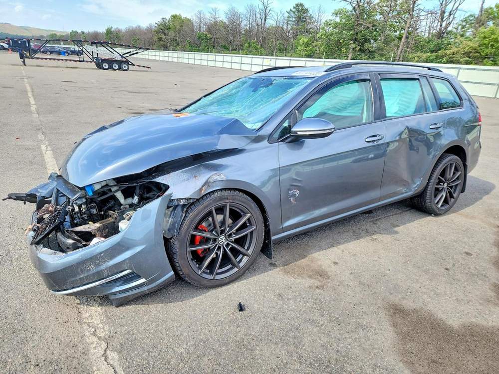 2019 Volkswagen Golf Sportwagen S