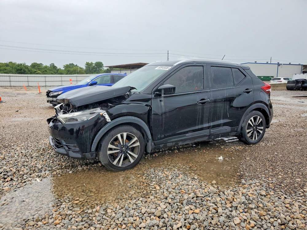 2020 Nissan Kicks Sv