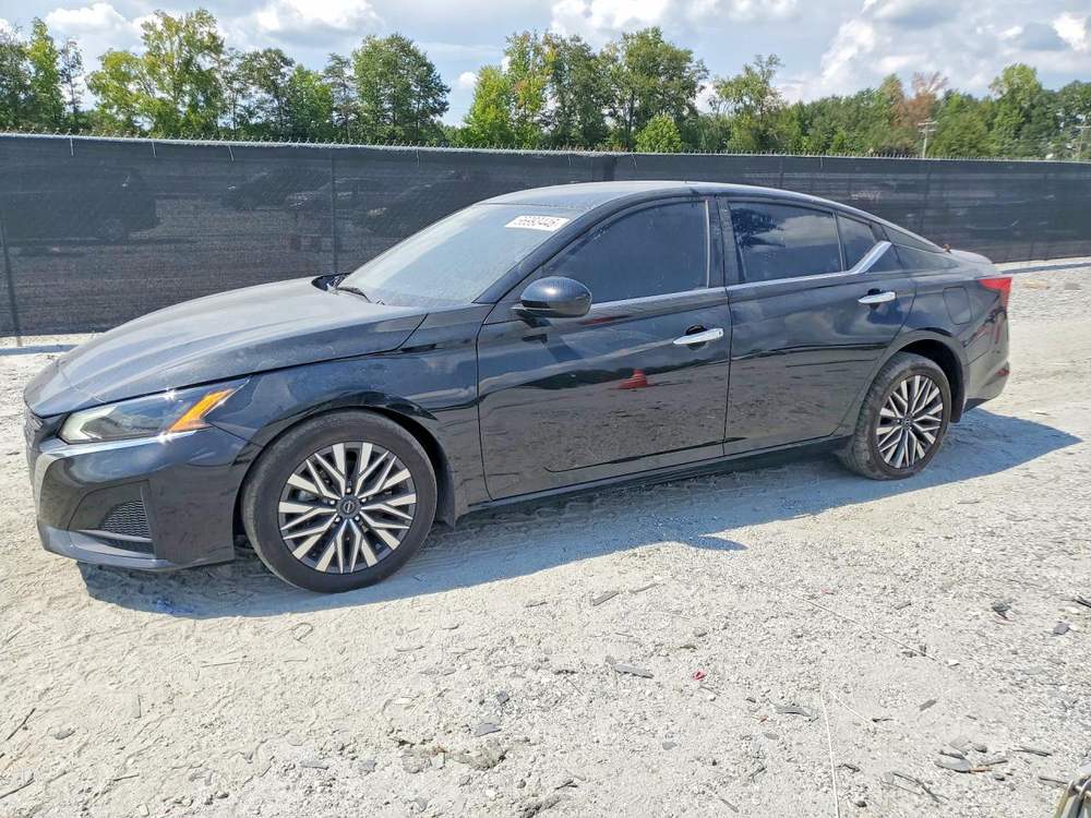 2023 Nissan Altima Sv