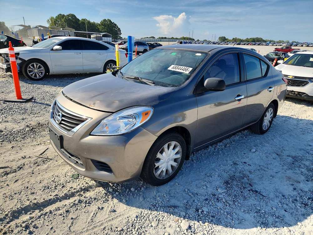 2013 Nissan Versa 1.6 S