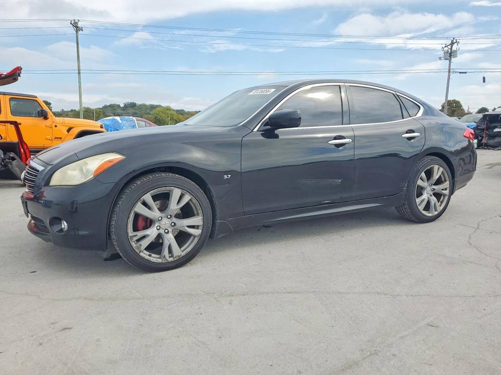 2014 Infiniti Q70 3.7