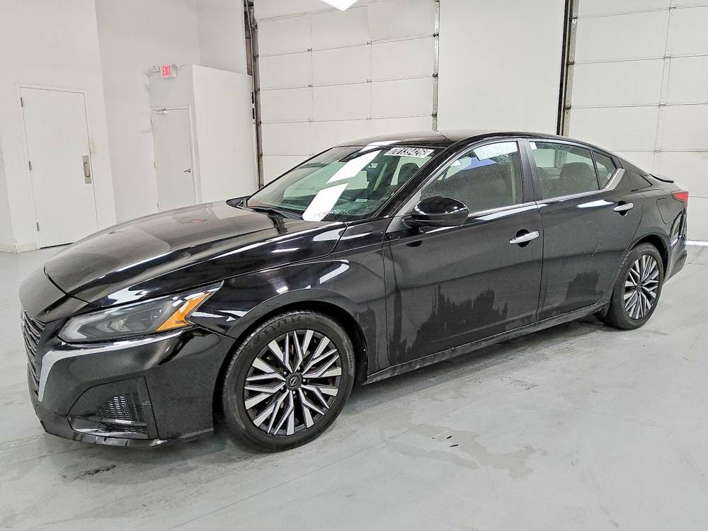 2023 Nissan Altima Sv