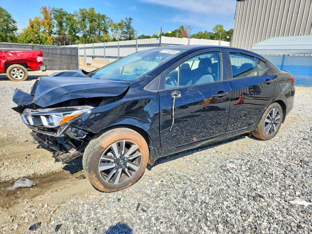 2022 Nissan Versa Sv
