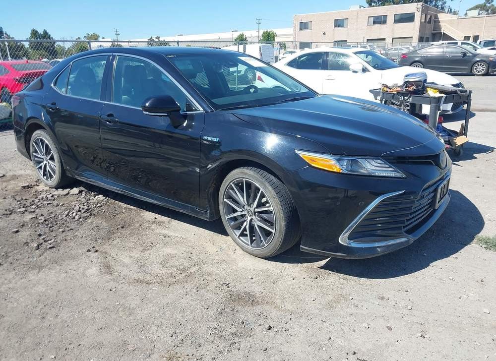 2021 Toyota Camry Xle Hybrid