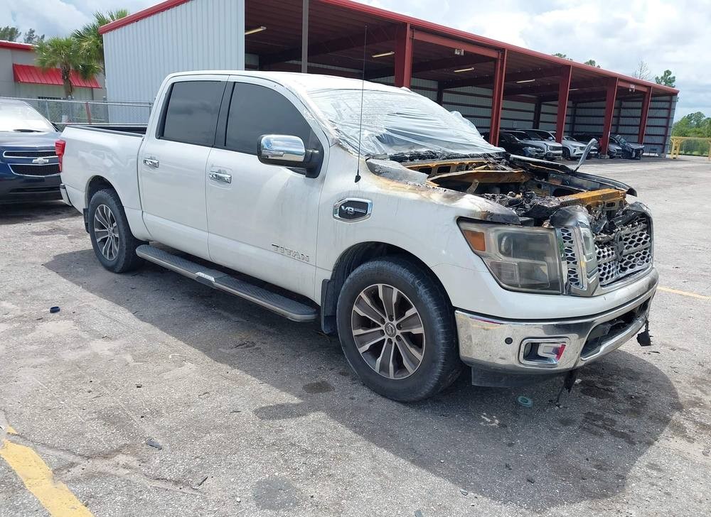 2017 Nissan Titan Sl