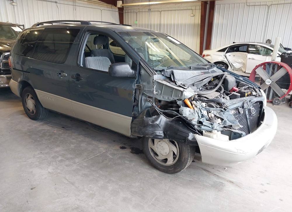 2000 Toyota Sienna Xle