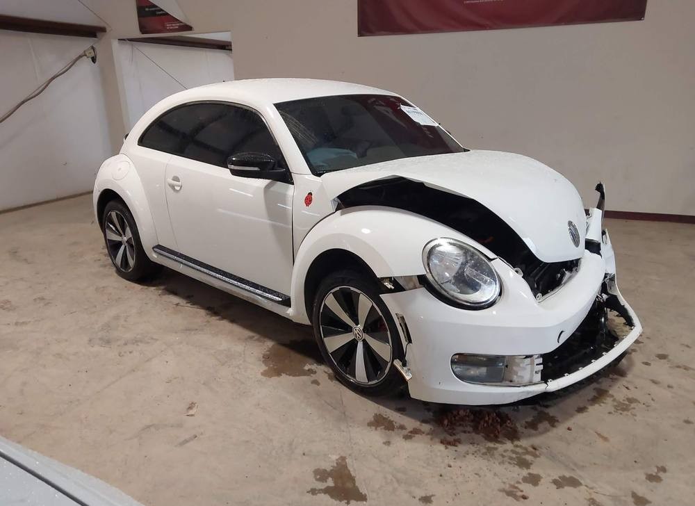 2013 Volkswagen Beetle Coupe 2.0T Turbo
