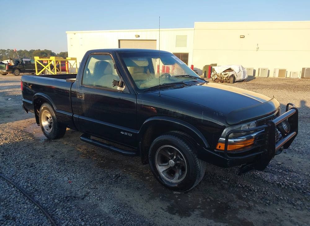 2000 Chevrolet S-10 Pickup