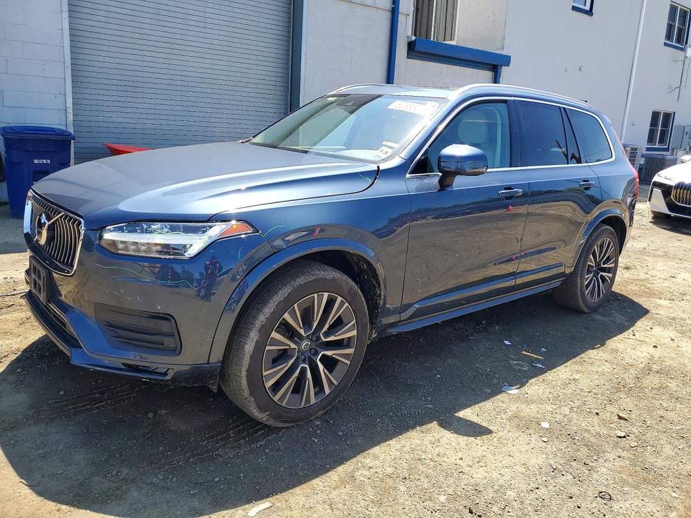 2022 Volvo XC90 T6 Momentum