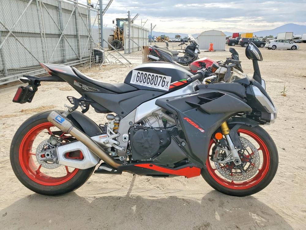 2025 aprilia rsv 4 1100
