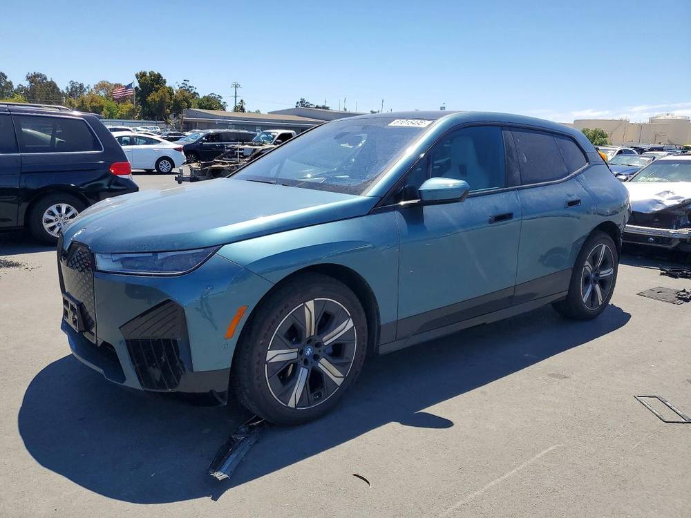 2025 BMW iX xDrive50