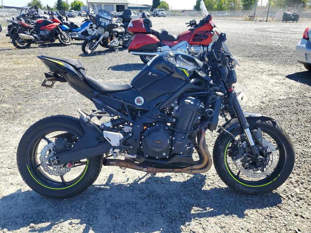 2024 kawasaki zr 900 F