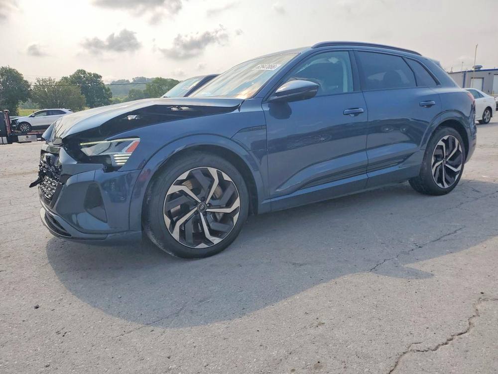 2024 Audi Q8 e-tron Prestige