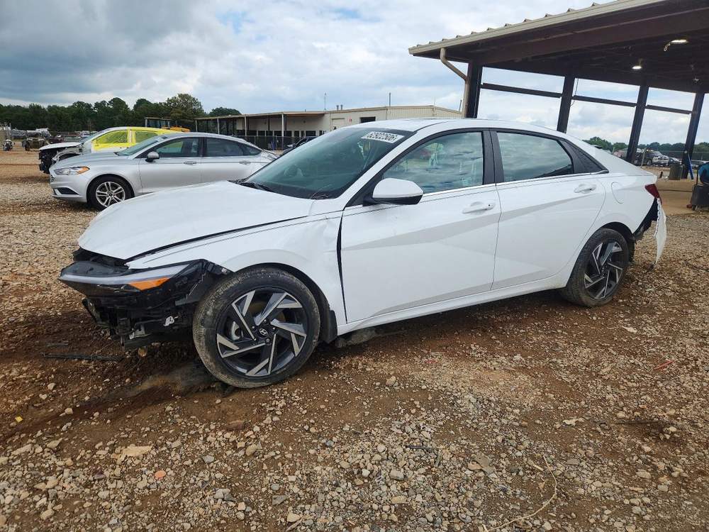 2025 Hyundai Elantra Sel