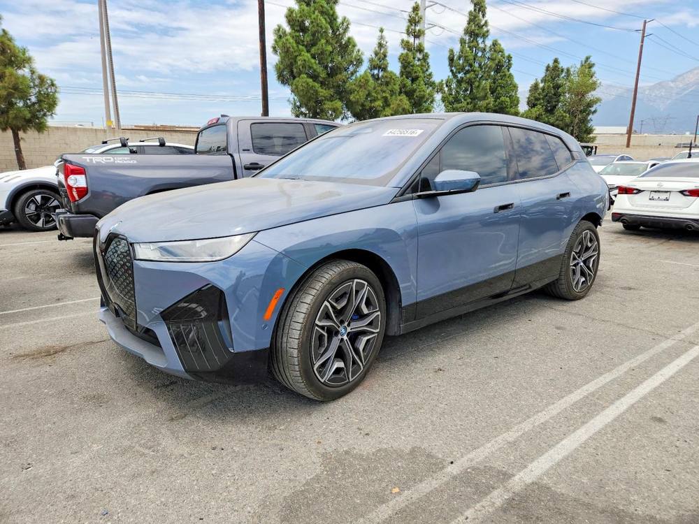 2025 BMW iX xDrive50