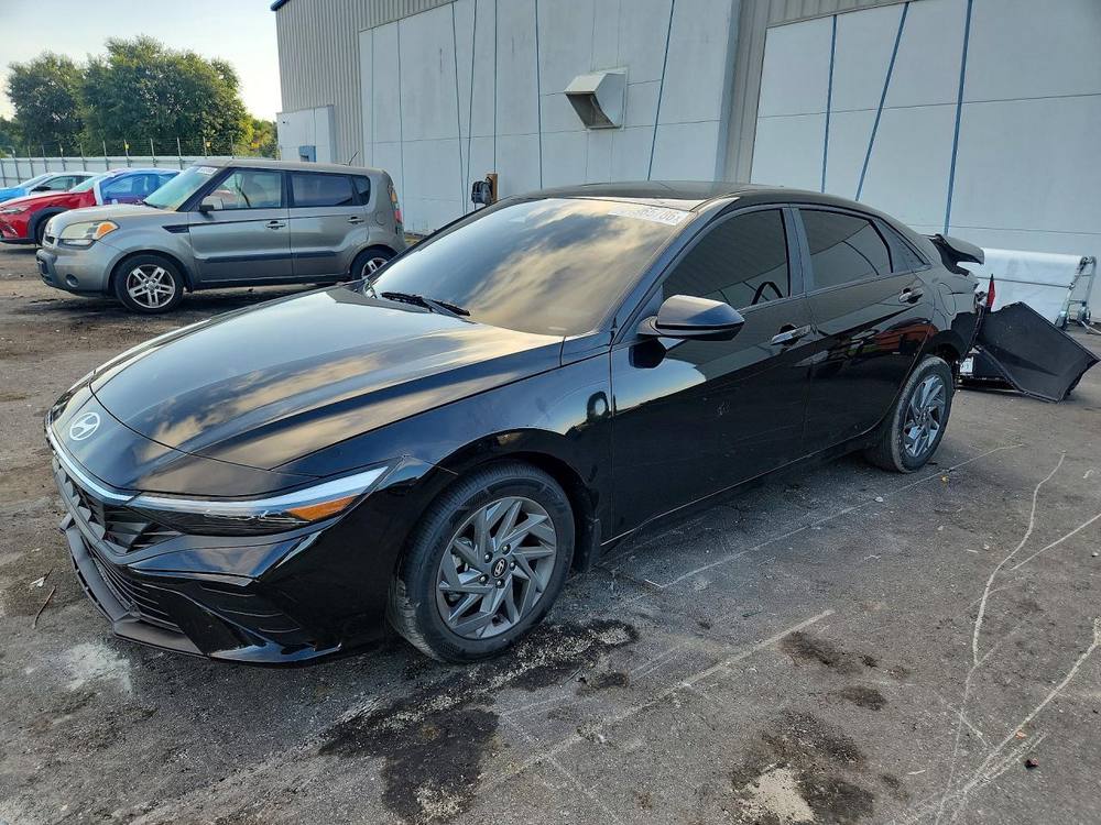 2024 Hyundai Elantra Sel