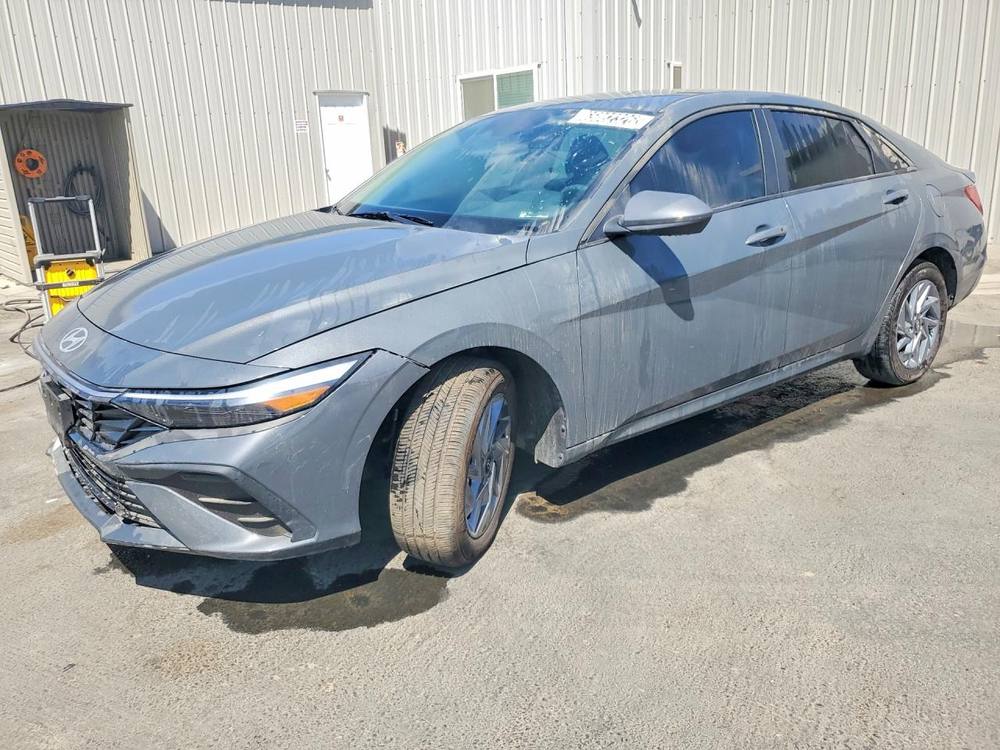 2025 Hyundai Elantra Blue
