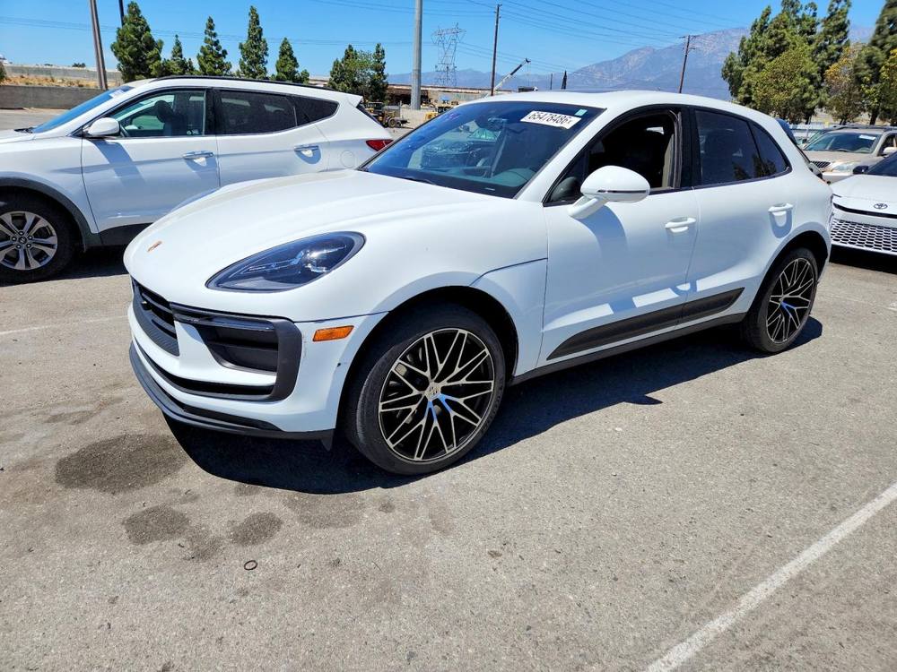 2023 Porsche Macan Base