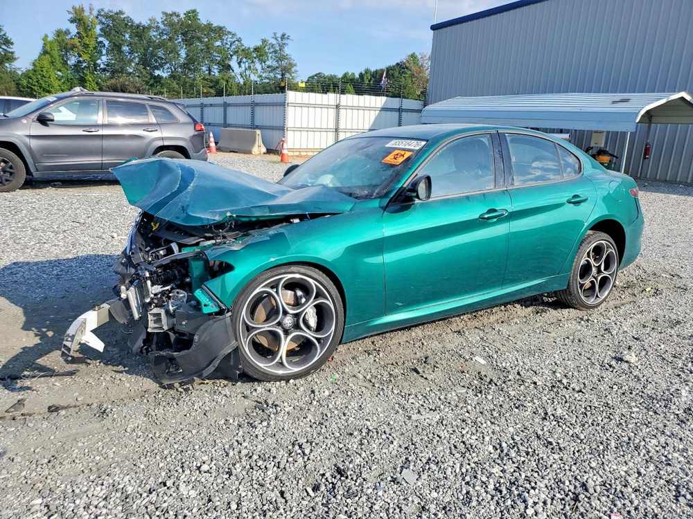 2025 Alfa Romeo Giulia Base