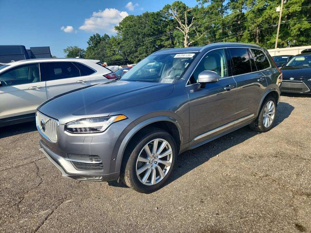 2017 Volvo XC90 T6