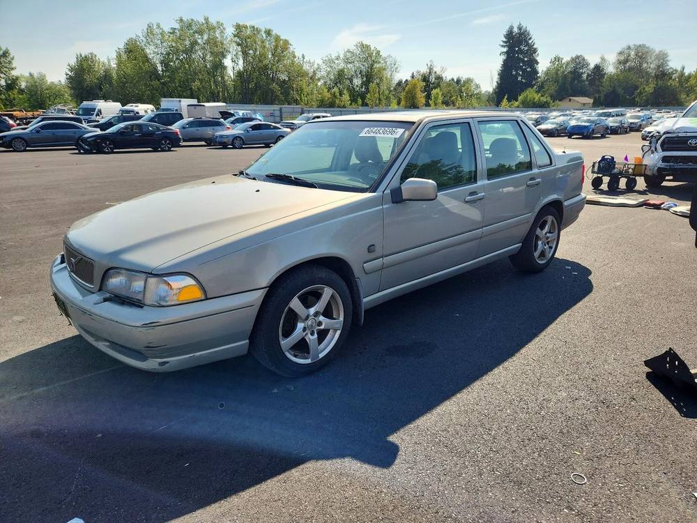 2000 Volvo S70 Base