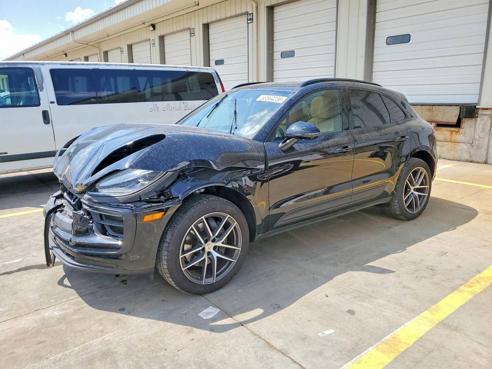 2025 Porsche Macan Base