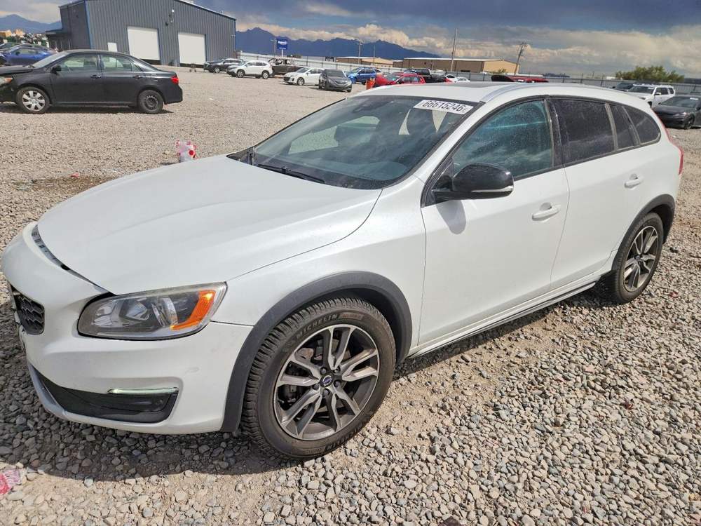 2018 Volvo V60 Cross Country Premier