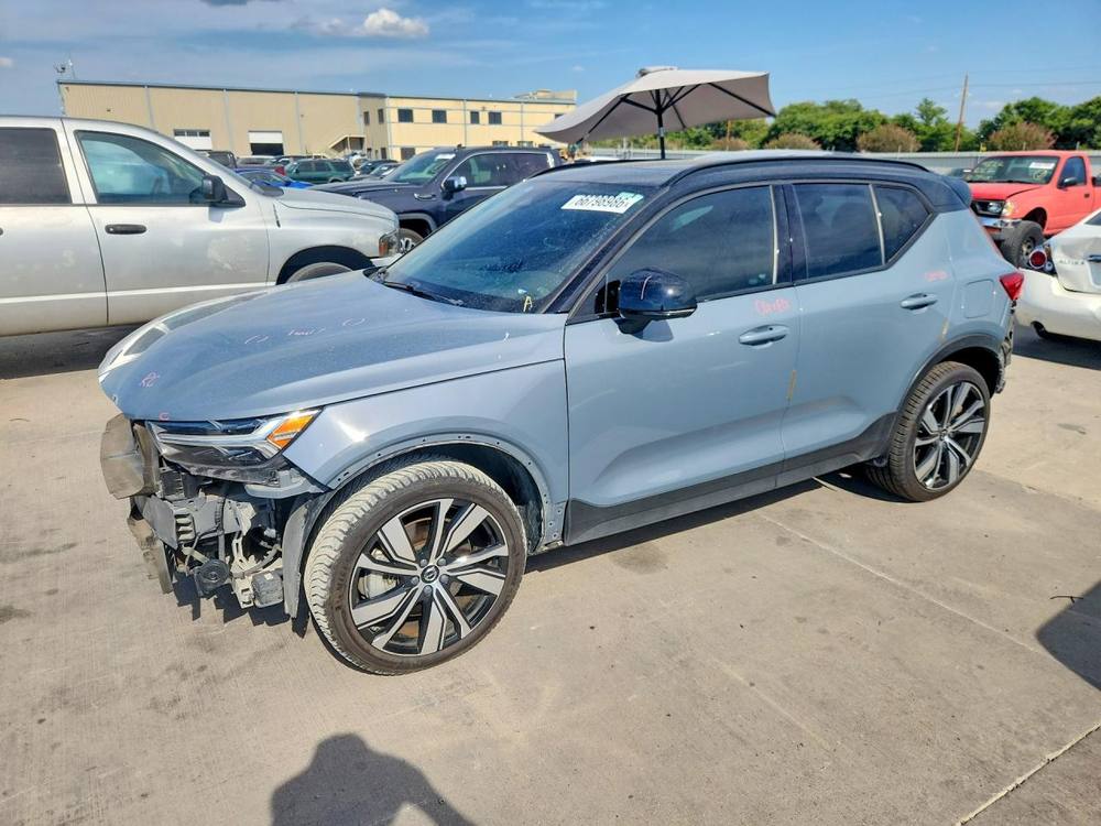 2022 Volvo XC40 P8 Recharge Plus