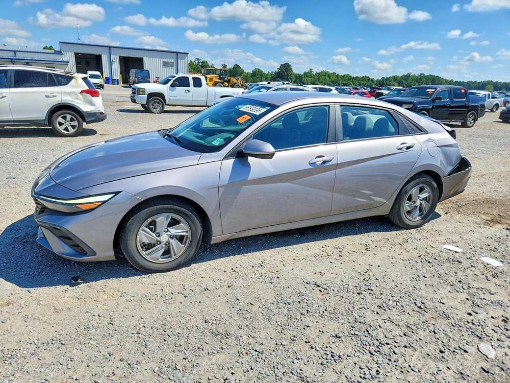 2024 Hyundai Elantra Se