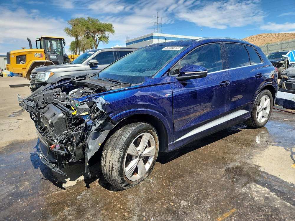 2024 Audi Q4 e-tron Premium Plus