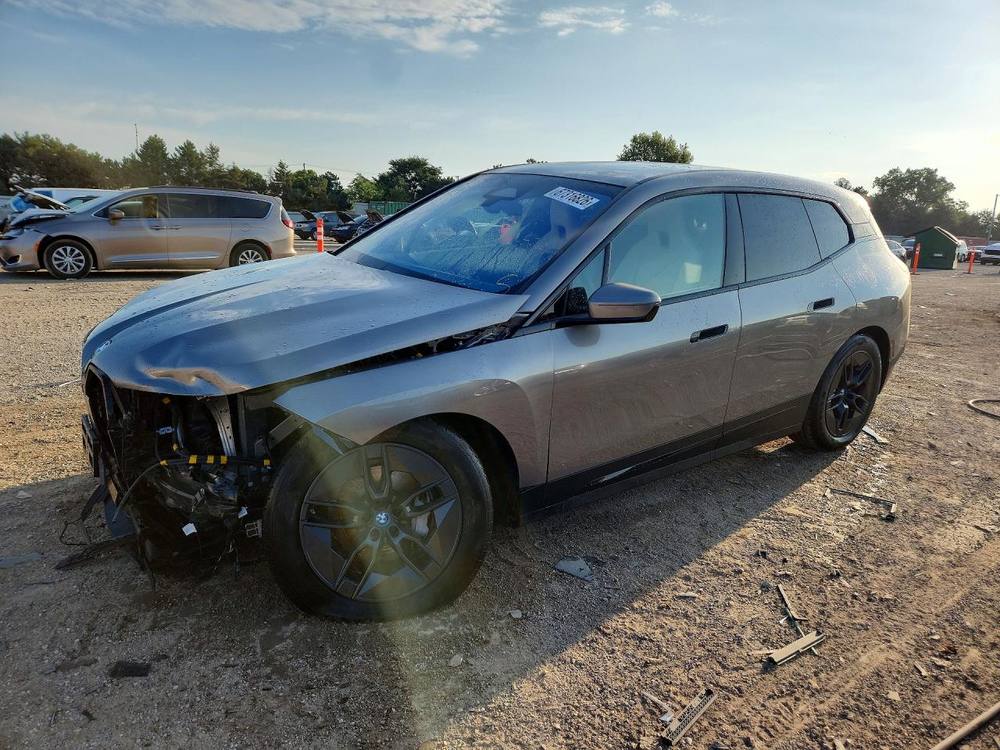 2025 BMW iX xDrive50