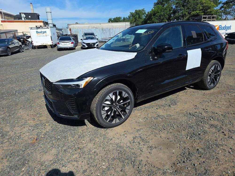 2026 Volvo XC60 Plus
