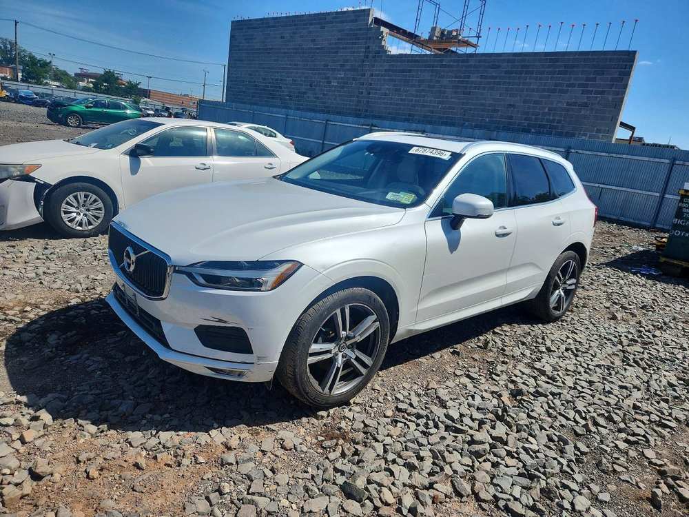 2021 Volvo XC60 T5 Momentum