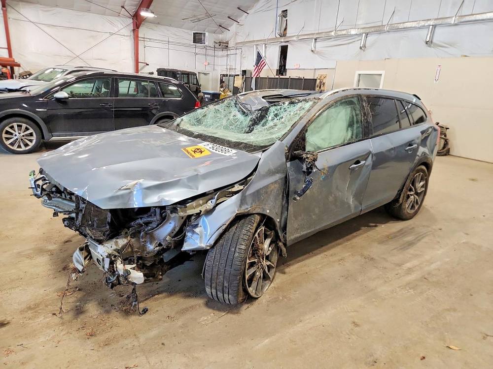 2018 Volvo V60 Cross Country Platinum