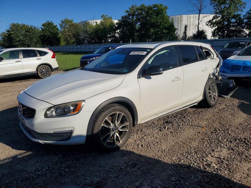 2016 Volvo V60 Cross Country Premier