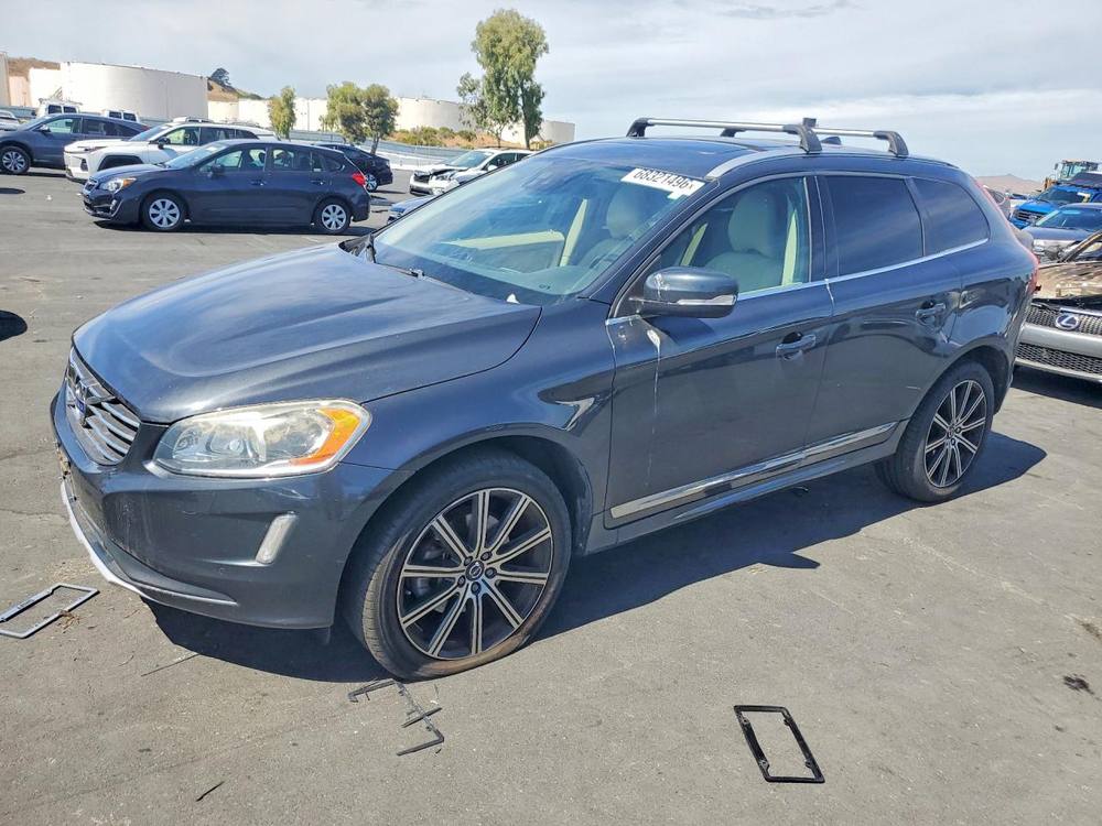 2015 Volvo XC60 T6 Platinum