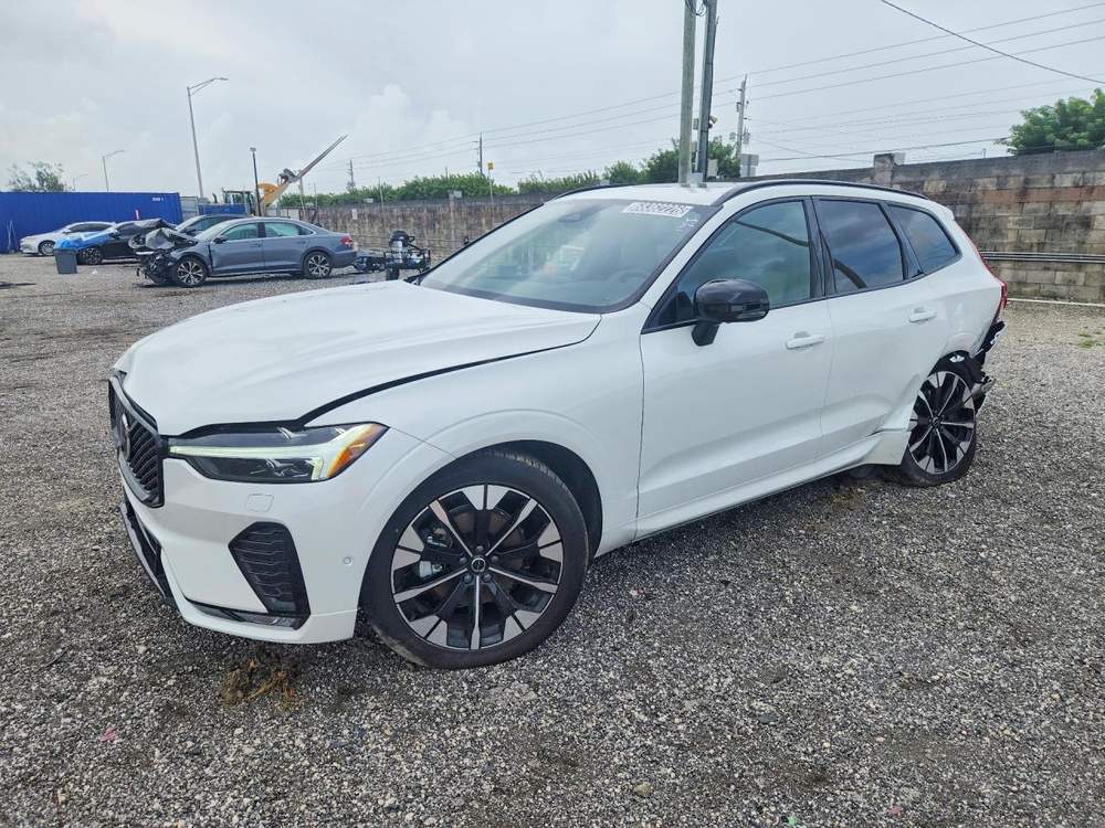 2026 Volvo XC60 Plus