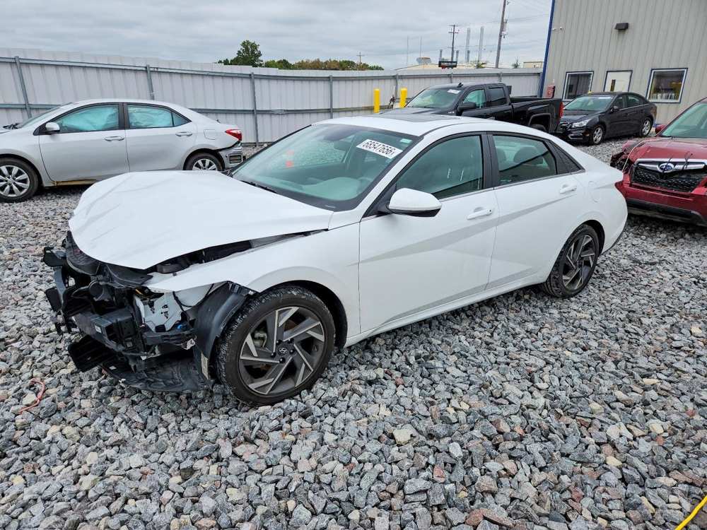 2025 Hyundai Elantra Sel