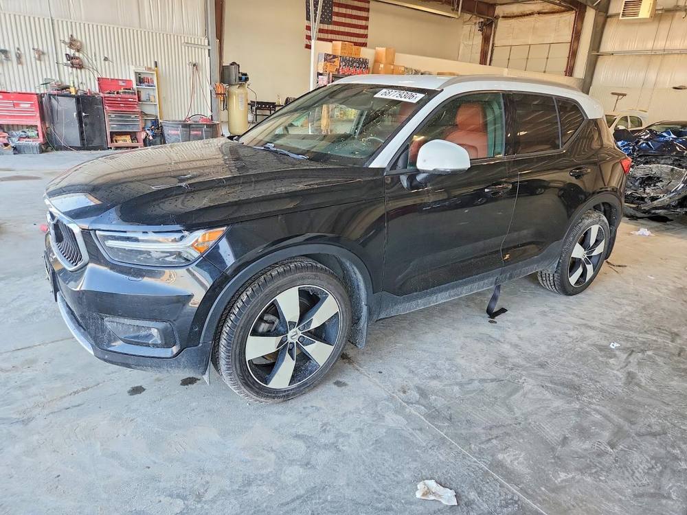 2019 Volvo XC40 T5 Momentum