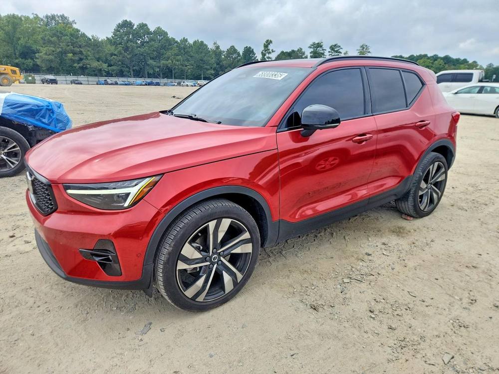 2025 Volvo XC40 Plus