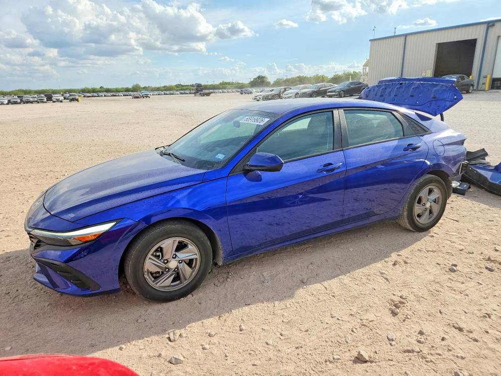 2025 Hyundai Elantra Se