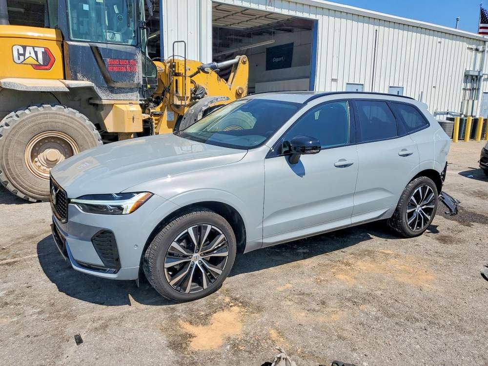 2025 Volvo XC60 Plus
