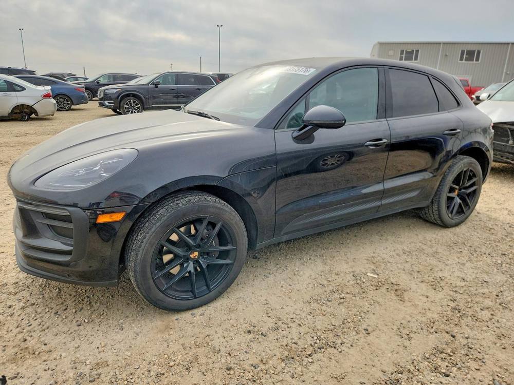 2023 Porsche Macan Base