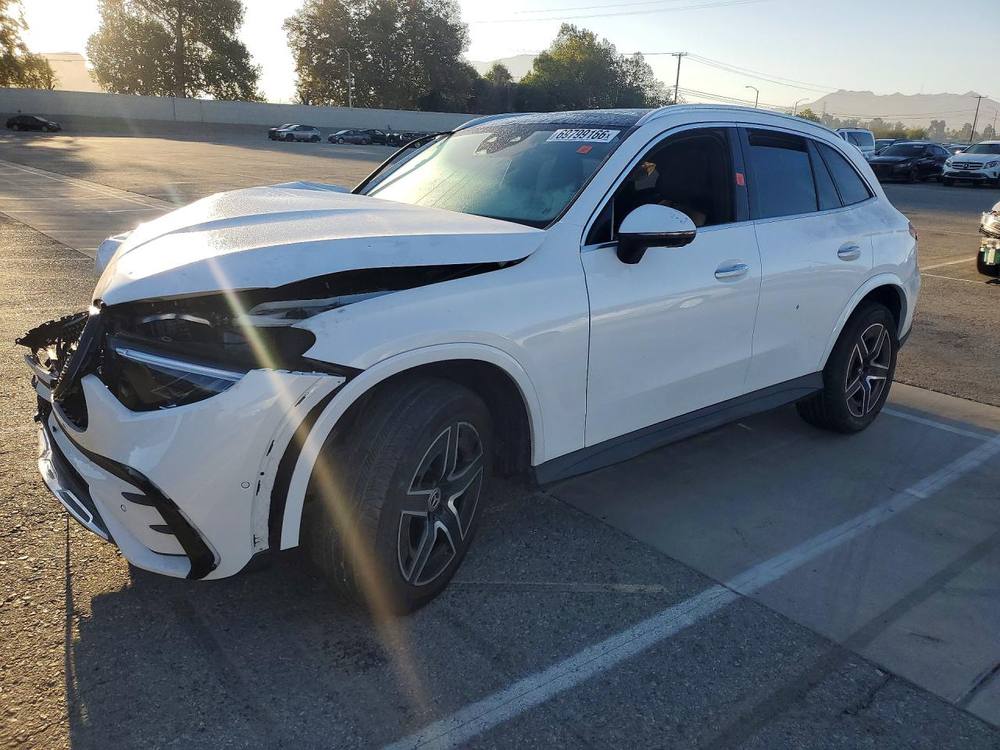 2024 Mercedes-Benz GLC 300