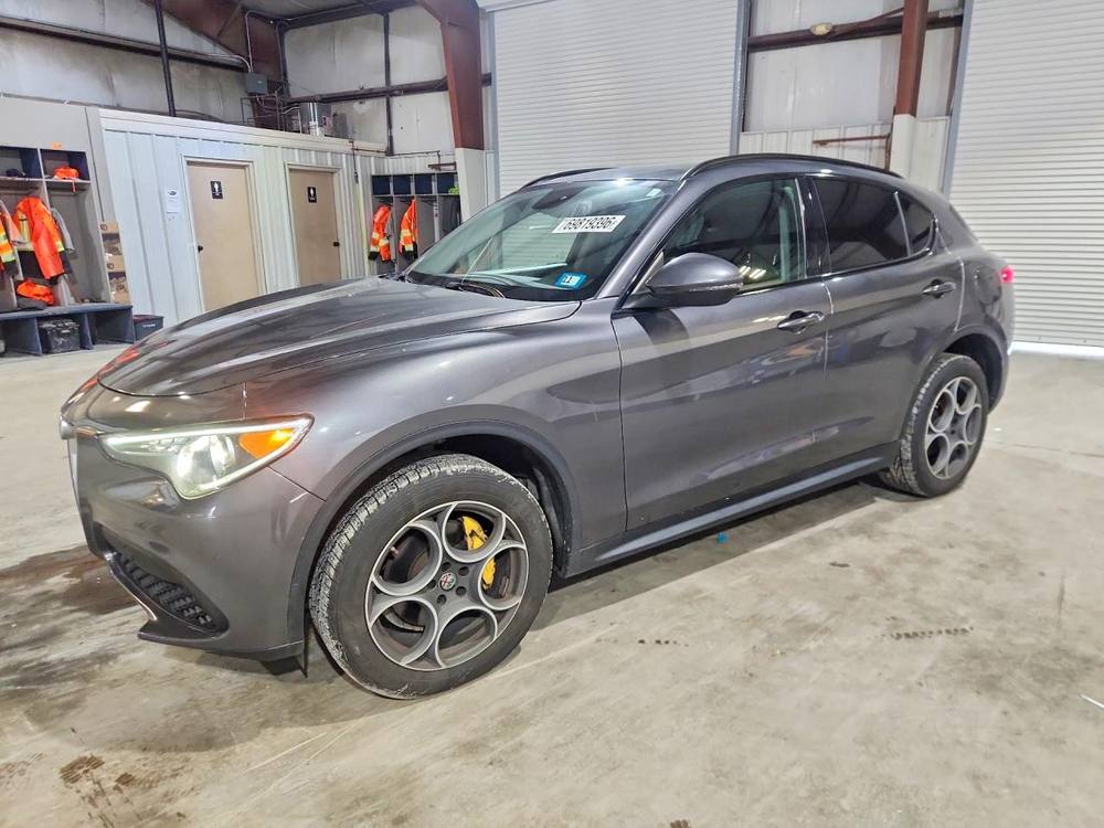 2018 Alfa Romeo Stelvio Sport