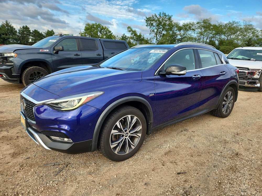 2017 Infiniti QX30 Premium