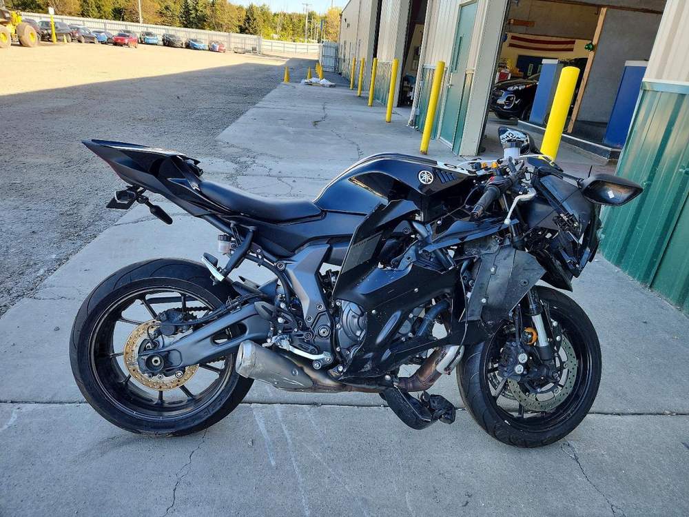 2025 Yamaha yzf r7