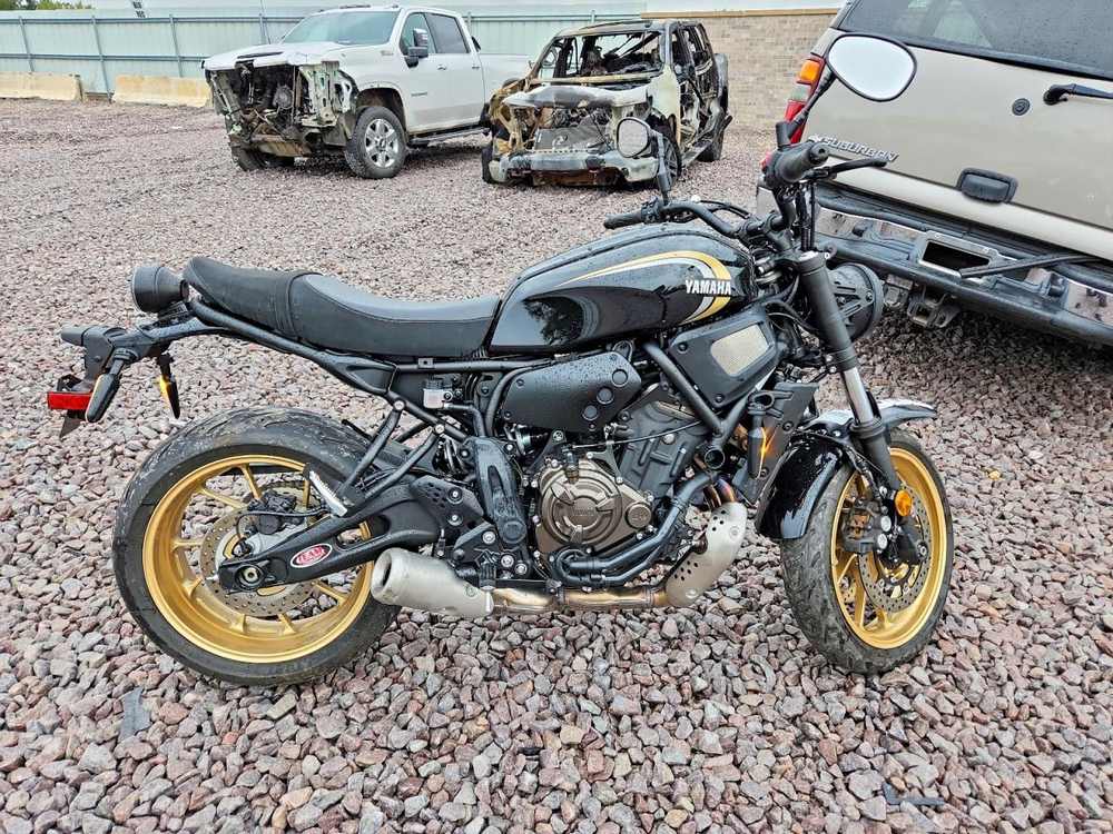 2025 Yamaha xsr