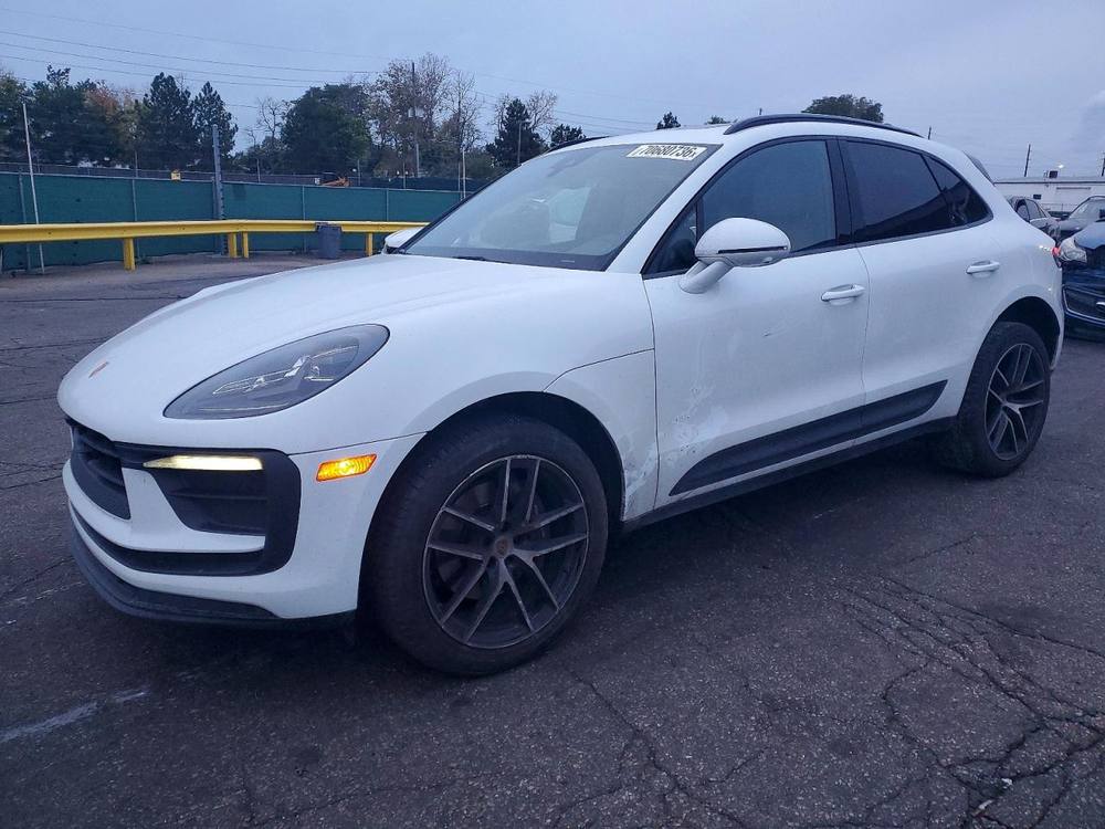 2023 Porsche Macan Base