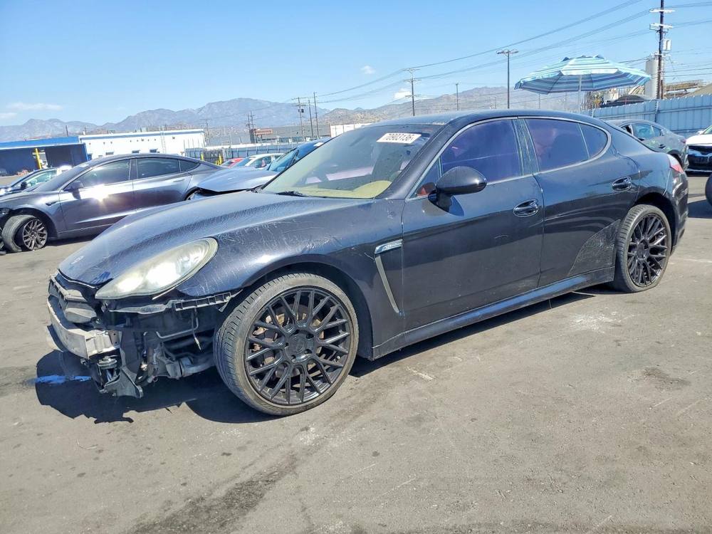 2011 Porsche Panamera 2